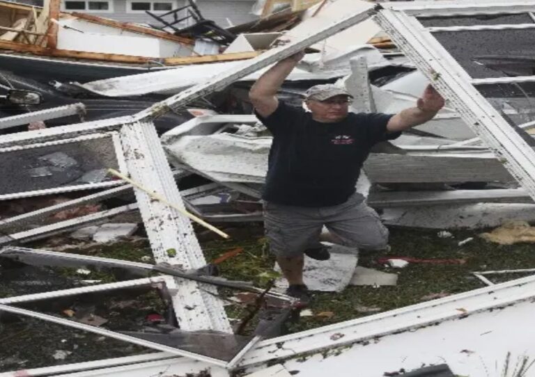 Un tornado destruye viviendas Florida