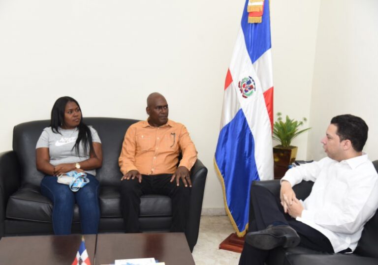 MIREX recibe familiares del chofer dominicano que habría sido secuestrado en Haití