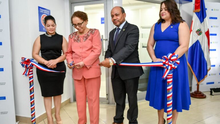 DGII y PGR inauguran nueva oficina de Unidad de Investigación de Delitos Tributarios en Malecón Center