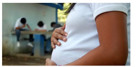 Cada día en Perú, cuatro niñas se convierten en madres