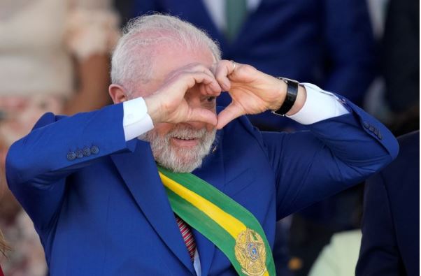 Lula proyecta unidad en desfile del Día de la Independencia